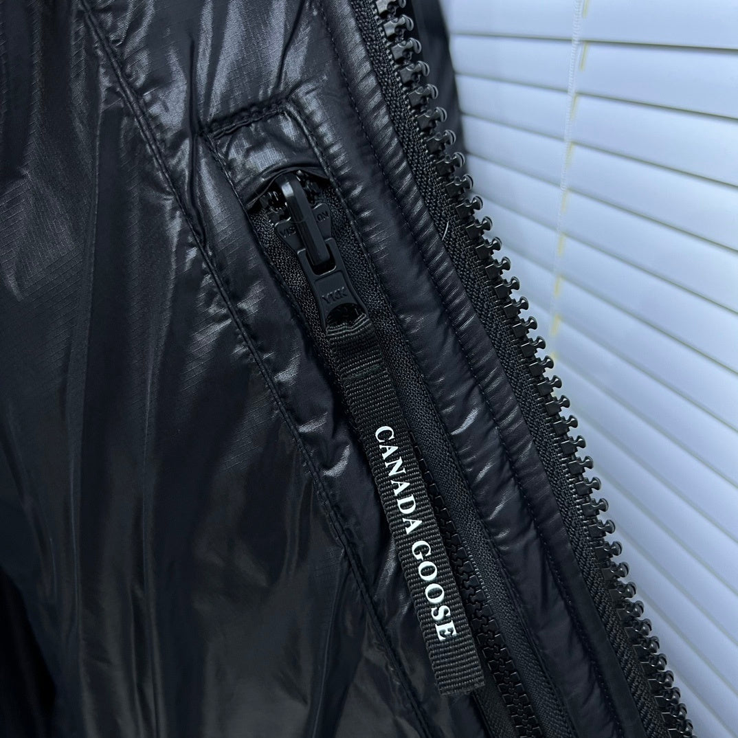 Canada Goose Black Classic Badge Hooded Puffer Jacket