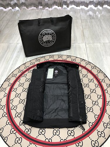 Canada Goose Black Classic Logo Quilted Puffer Vest